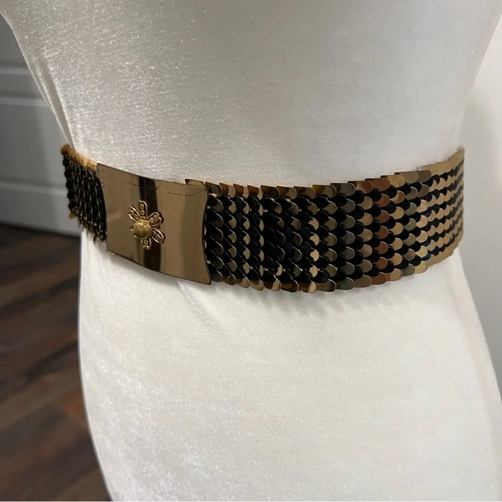 Vintage Gold Glam Black Wide Metal Stretch Belt buckle flower in center